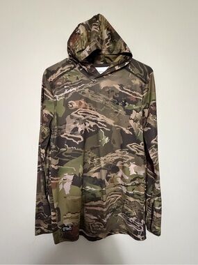 Under Armour Camo Hooded Long Sleeve - men’s small